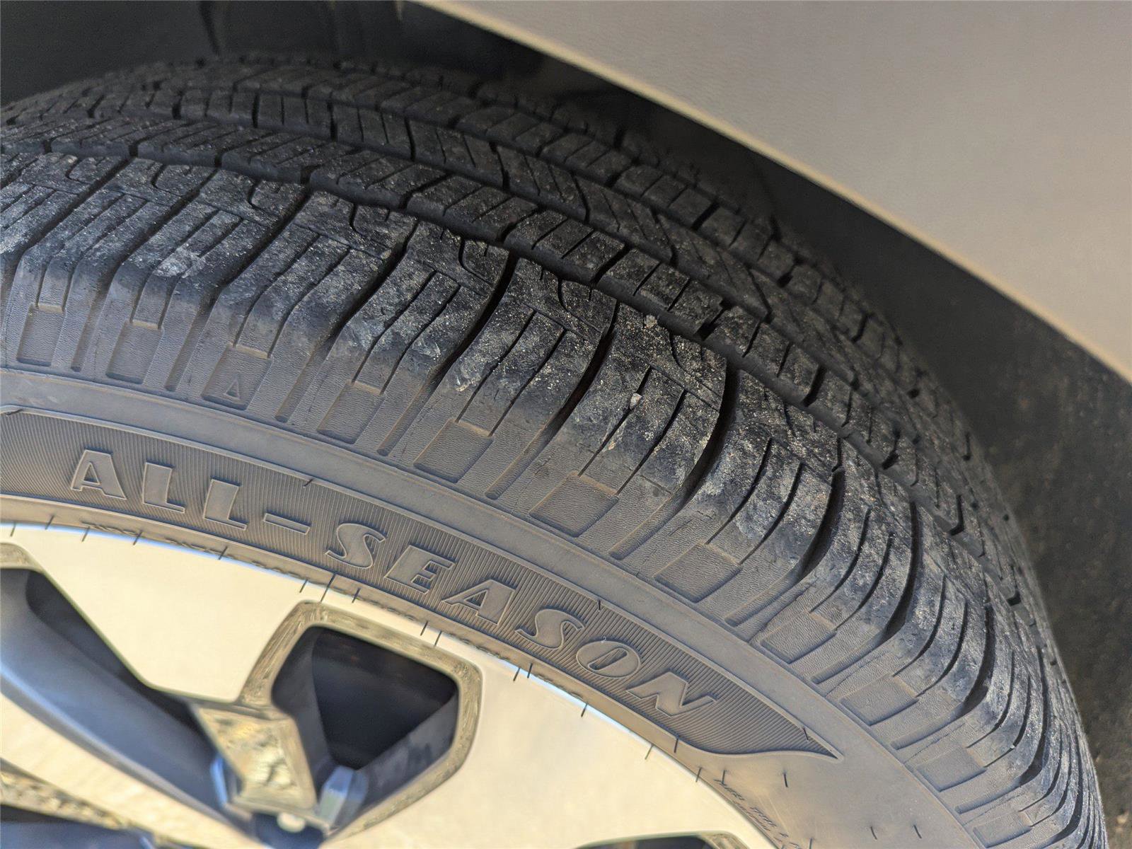 Used 2022 Kia Telluride EX w/ EX Premium Package image 11