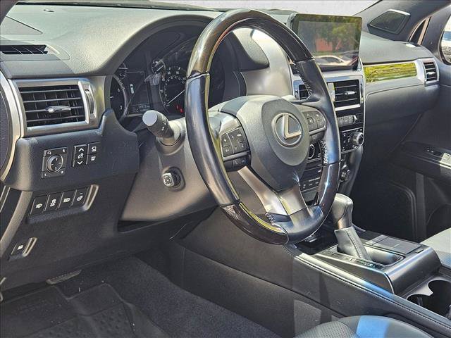 Used 2022 Lexus GX 460 Luxury w/ Sport Design Package AWD/4WD image 9