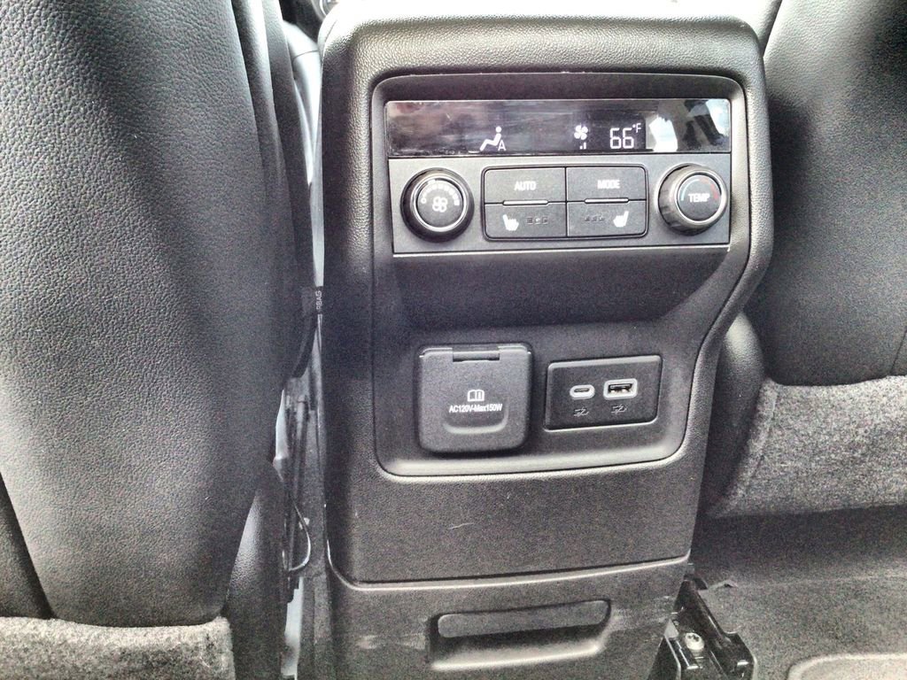 Used 2022 GMC Acadia Denali w/ Denali Ultimate Package FWD image 22