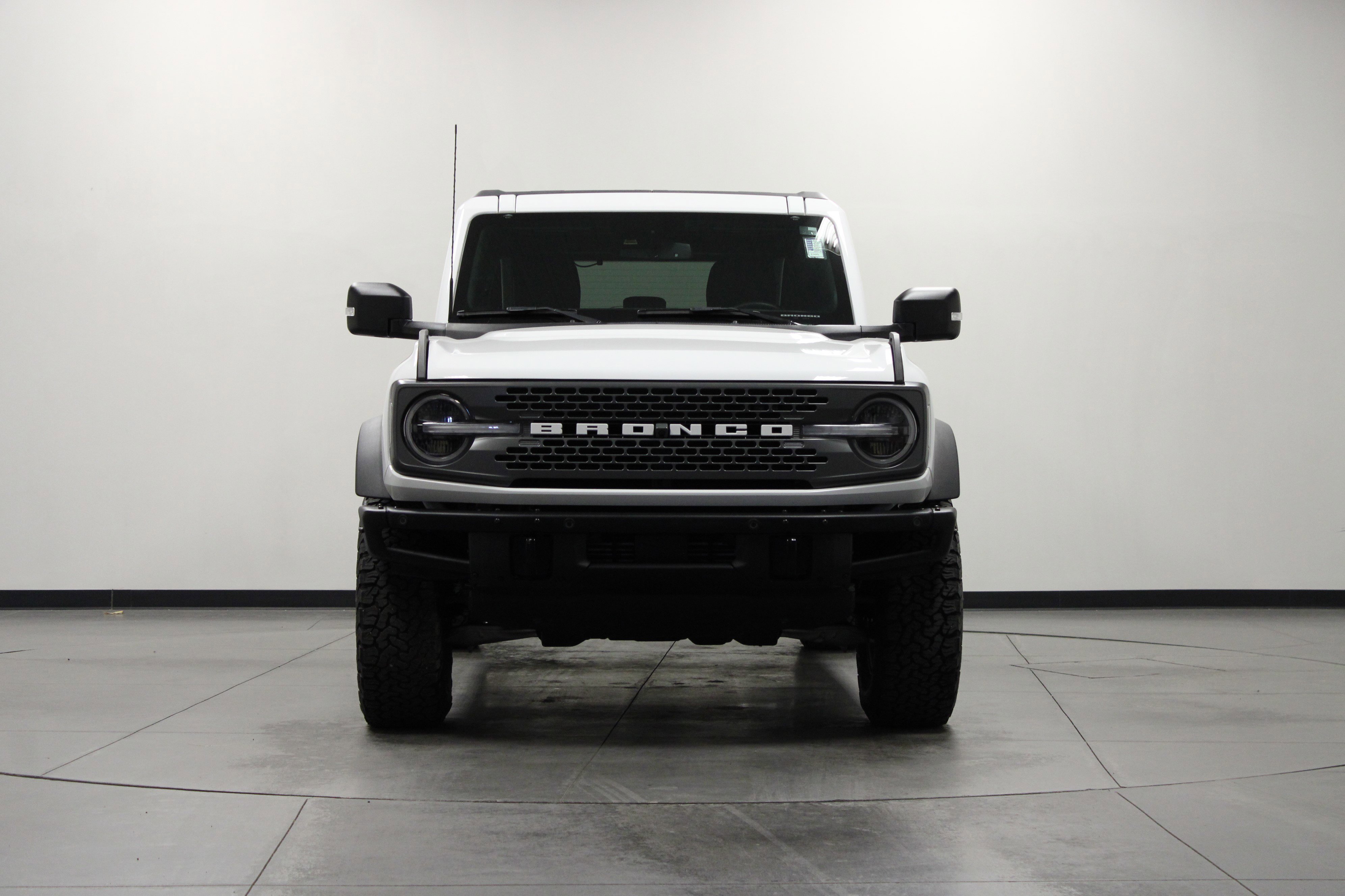 Used 2024 Ford Bronco Badlands image 9