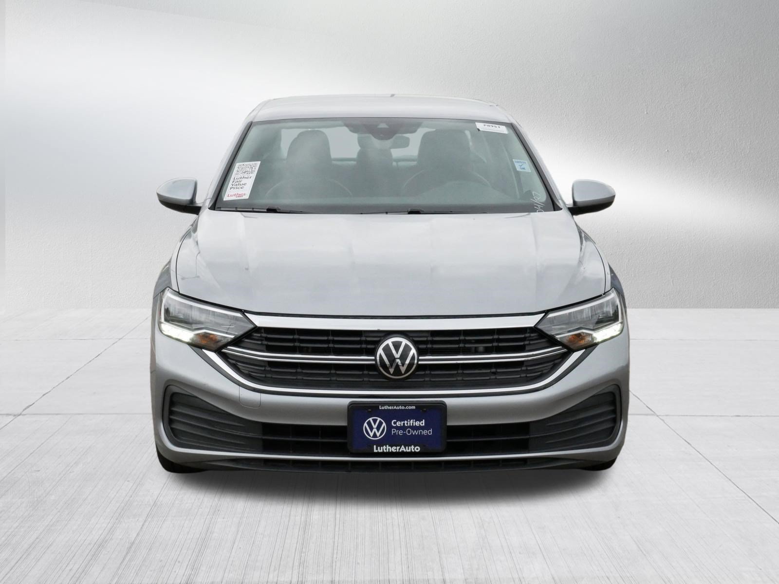 Certified 2024 Volkswagen Jetta SE FWD image 2