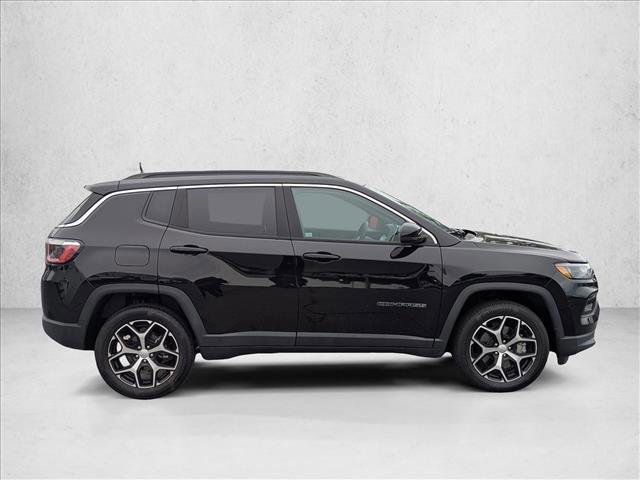 Certified 2024 Jeep Compass Limited AWD/4WD image 4