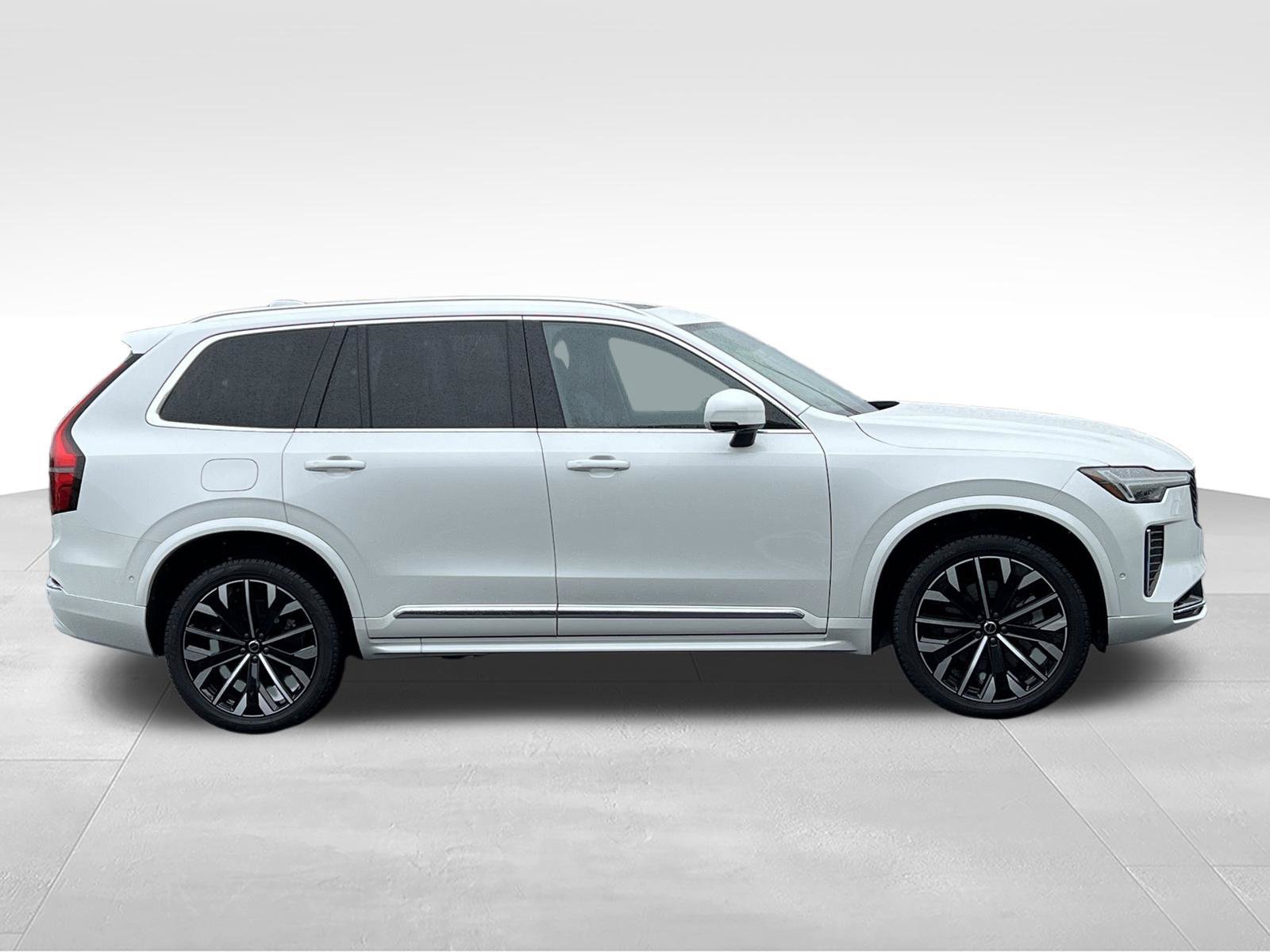 New 2026 Volvo XC90 T8 Plus w/ Protection Package Premier AWD/4WD image 7