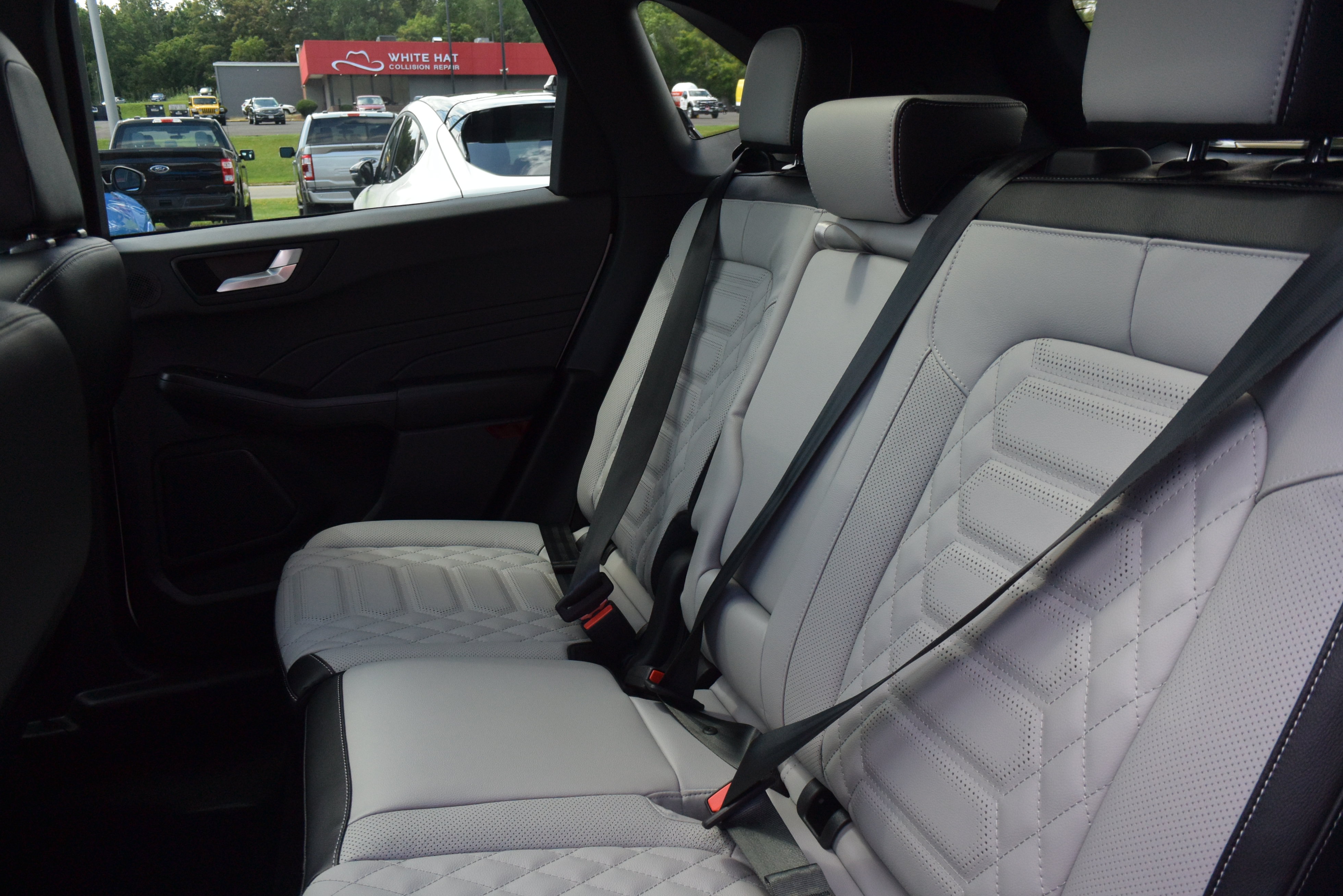 Used 2023 Ford Escape Platinum w/ Premium Technology Package AWD/4WD image 14