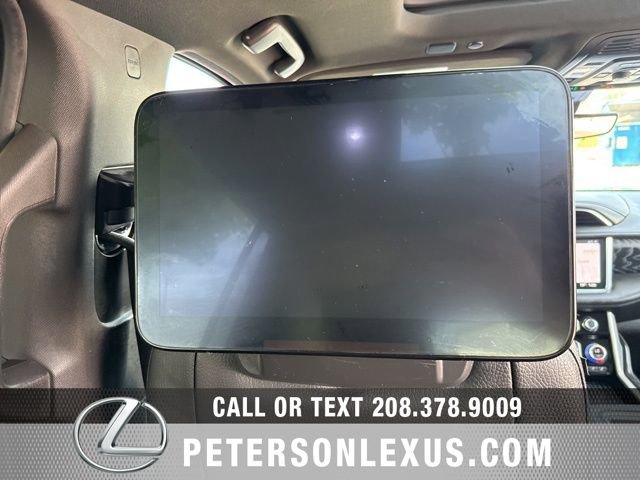 Used 2021 GMC Yukon XL Denali w/ Denali Premium Package AWD/4WD image 20