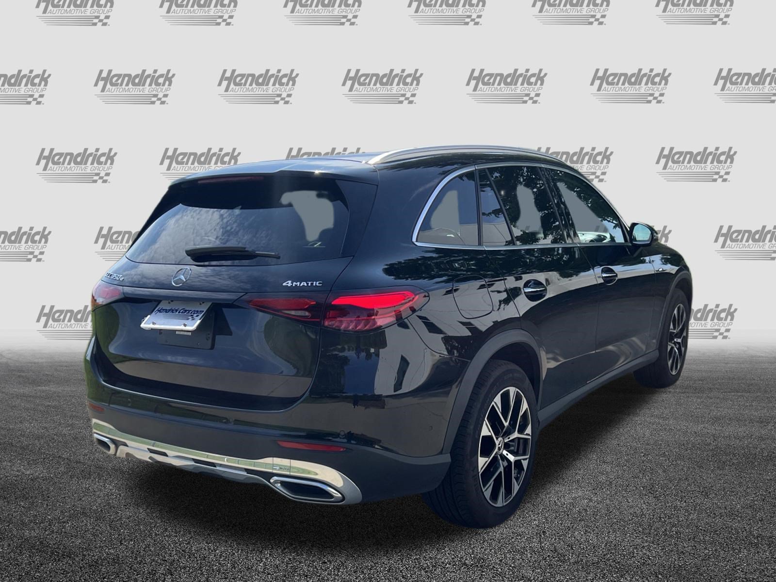 Used 2025 Mercedes-Benz GLC 350e 4MATIC image 11