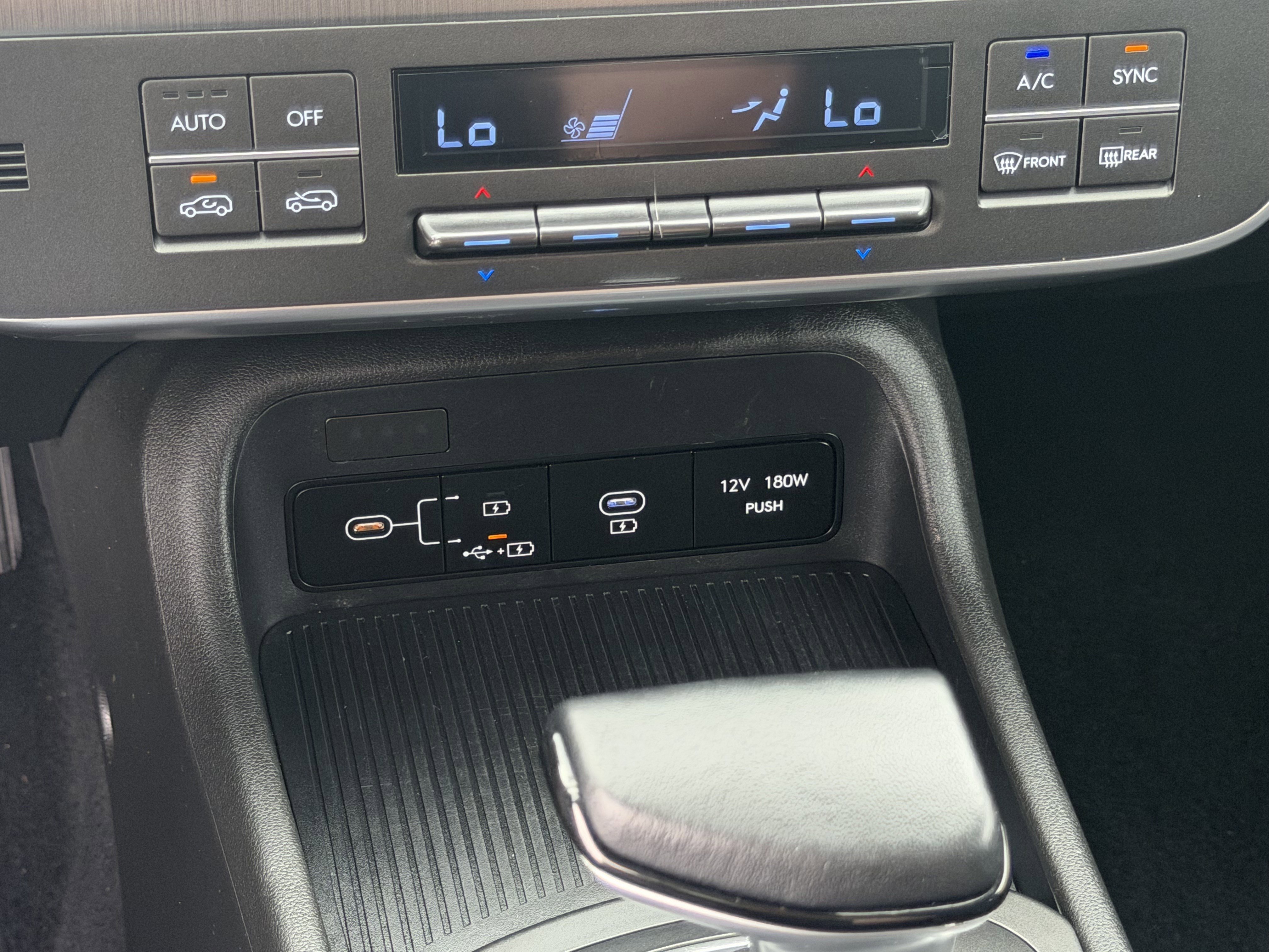 Used 2025 Hyundai Kona SEL FWD image 21