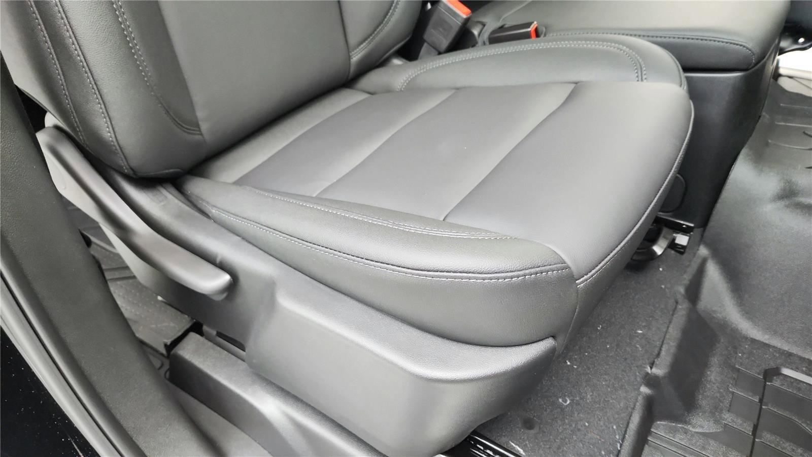 New 2026 Chevrolet Silverado 1500 LT w/ Leather Package AWD/4WD image 19