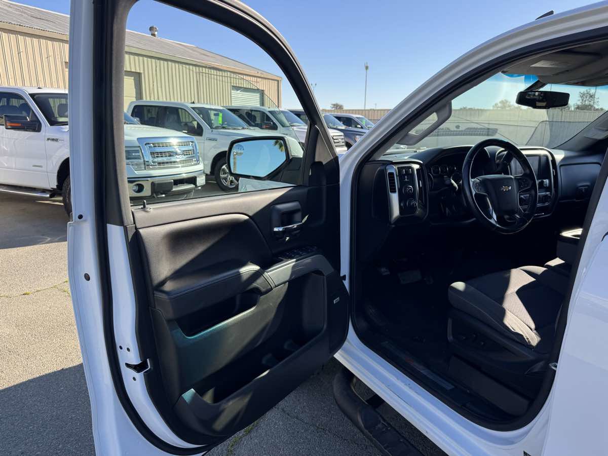 Used 2018 Chevrolet Silverado 1500 LT w/ All Star Edition AWD/4WD image 24