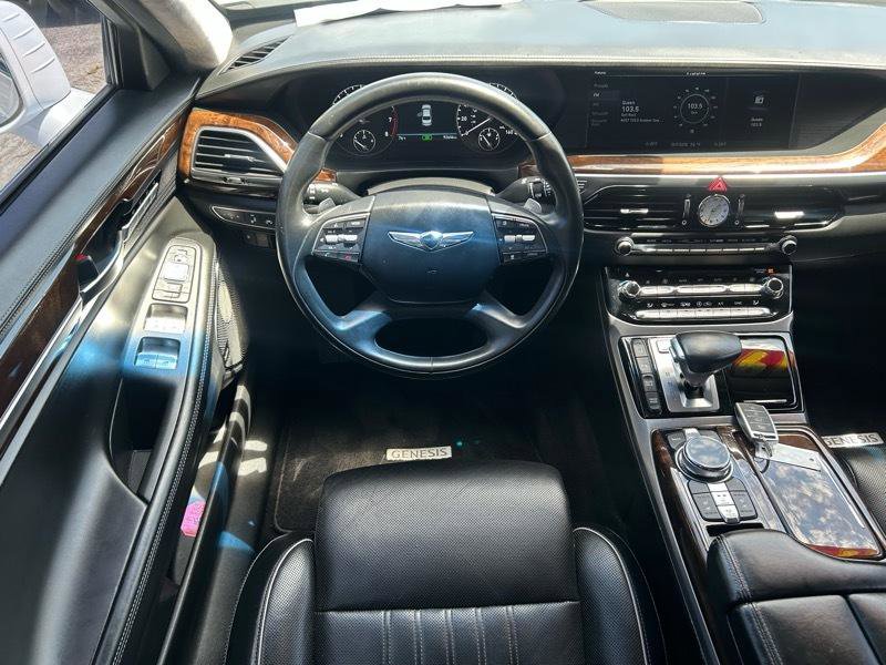 Used 2017 Genesis G90 3.3T Premium RWD image 9