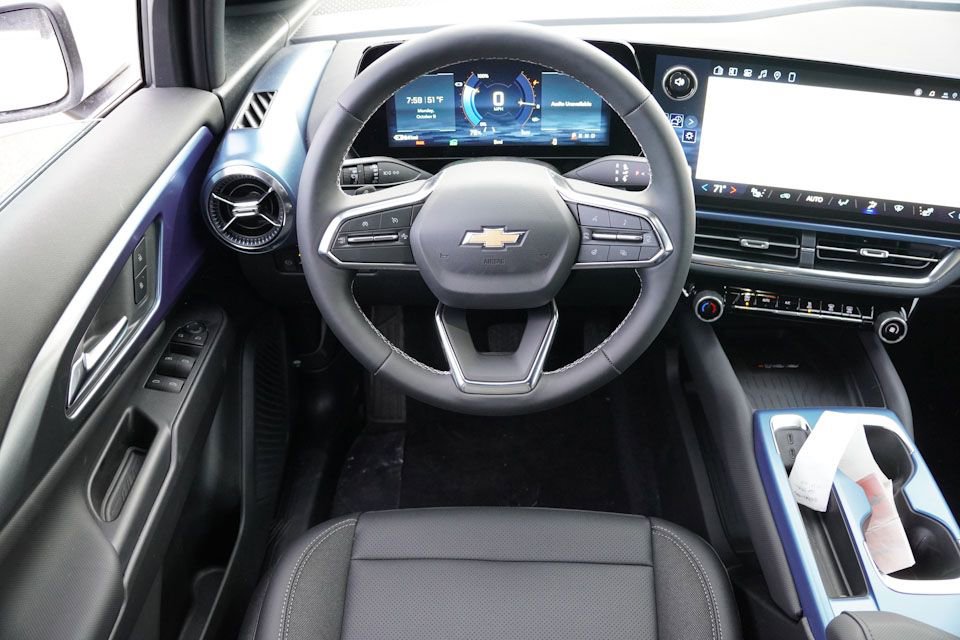 New 2026 Chevrolet Equinox EV LT AWD/4WD image 12
