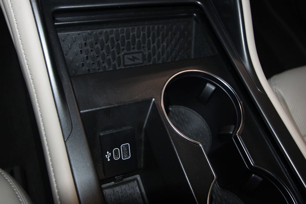 Used 2025 Lincoln Nautilus Premier image 24