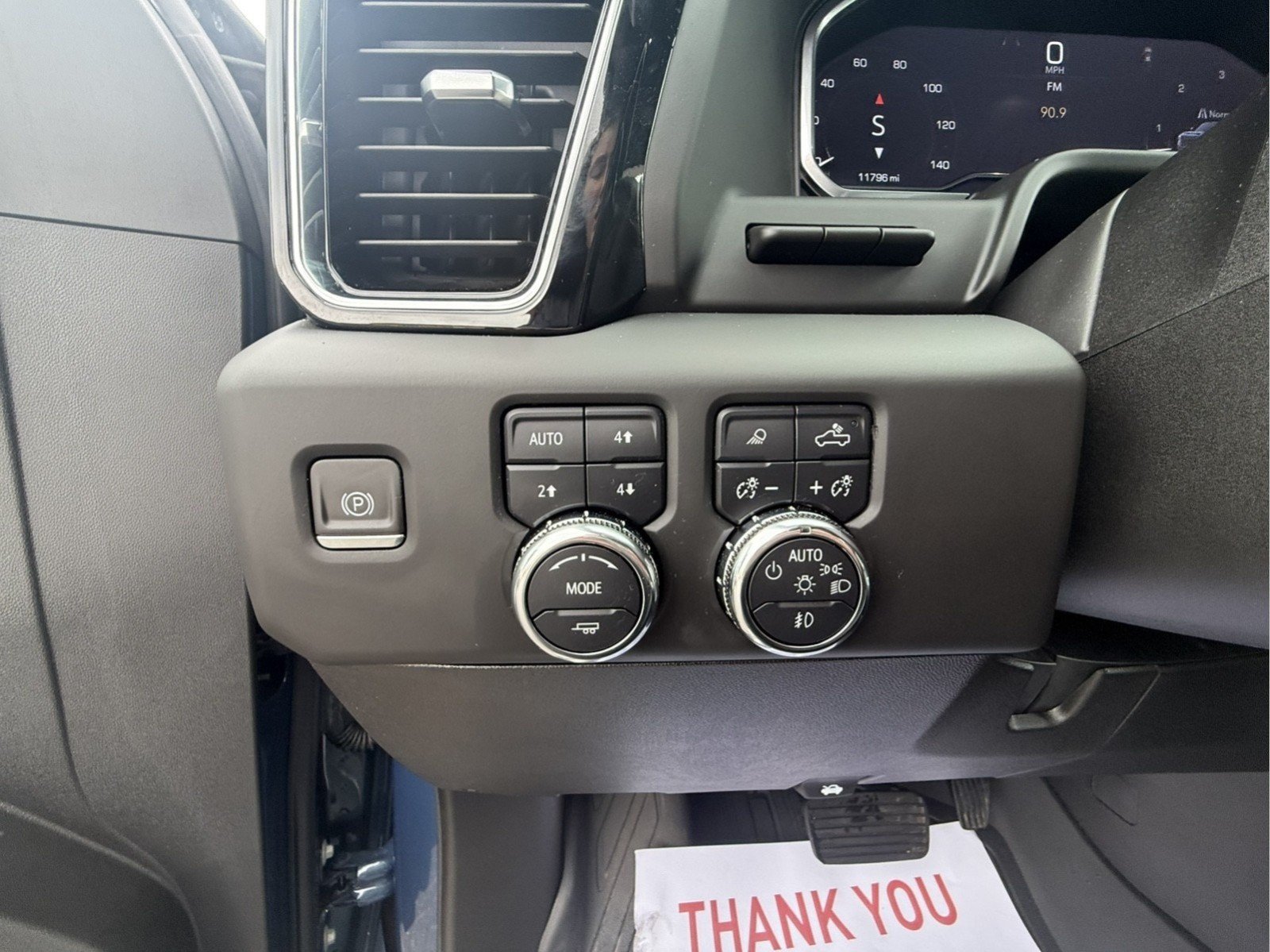Used 2024 GMC Sierra 2500 Denali w/ Denali Reserve Package AWD/4WD image 22