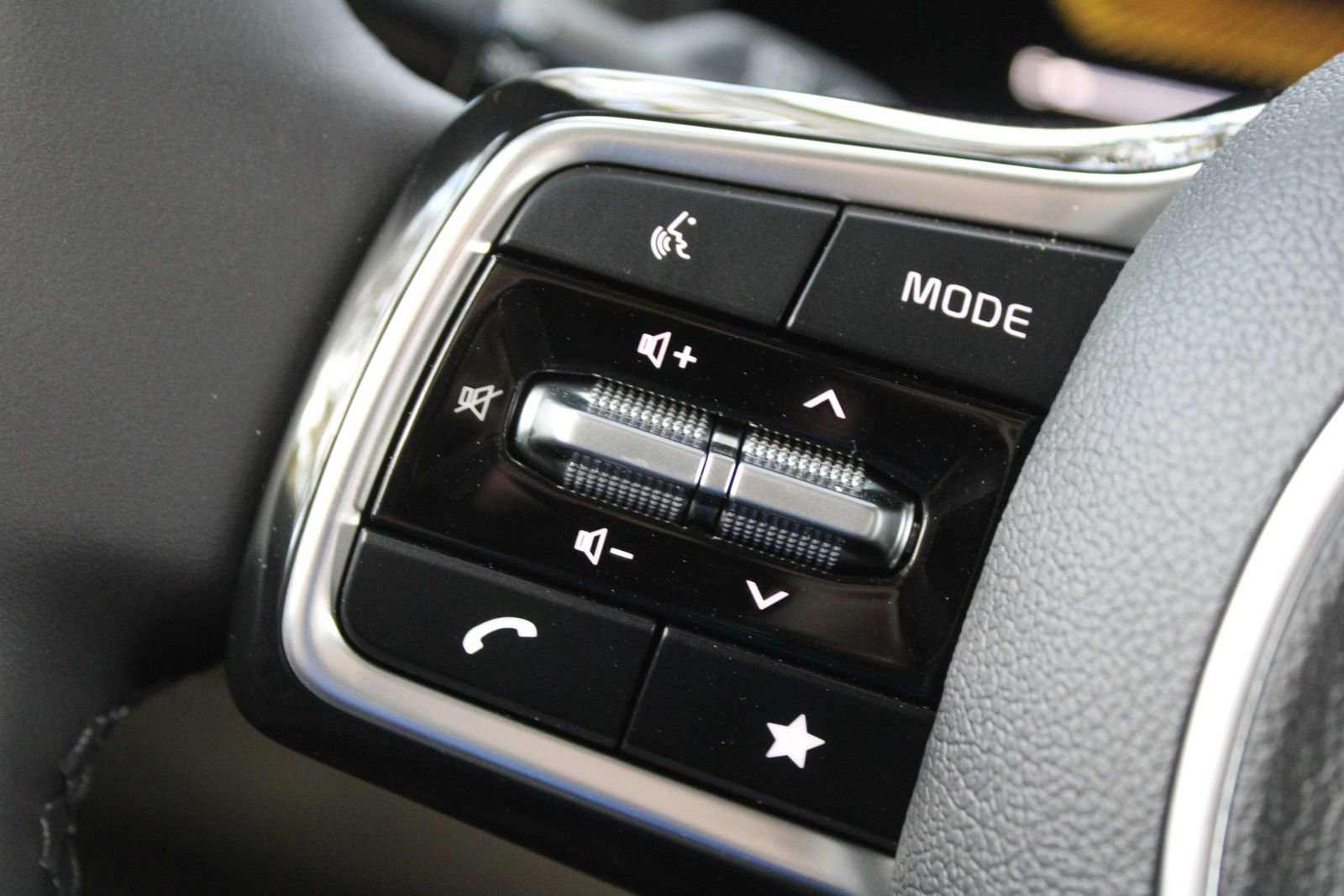 New 2026 Kia Carnival EX image 32