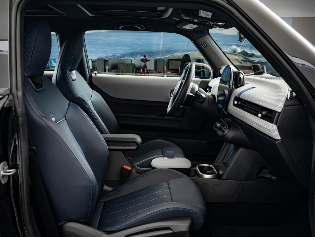 Certified 2025 MINI Cooper S image 23