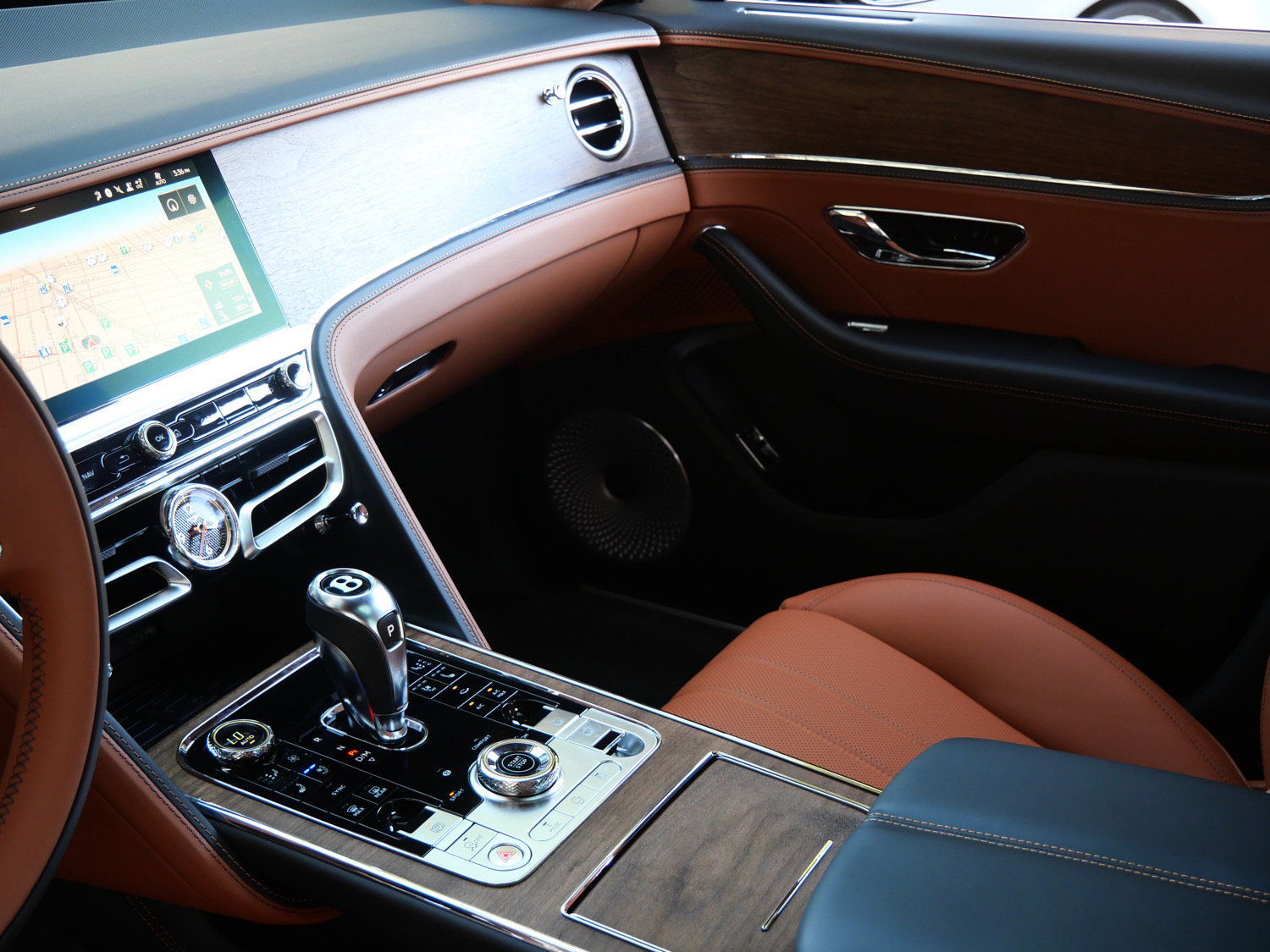 New 2026 Bentley Flying Spur V8 AWD/4WD image 15
