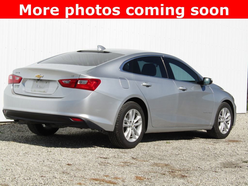 Used 2017 Chevrolet Malibu LT w/ Leather Package FWD image 3