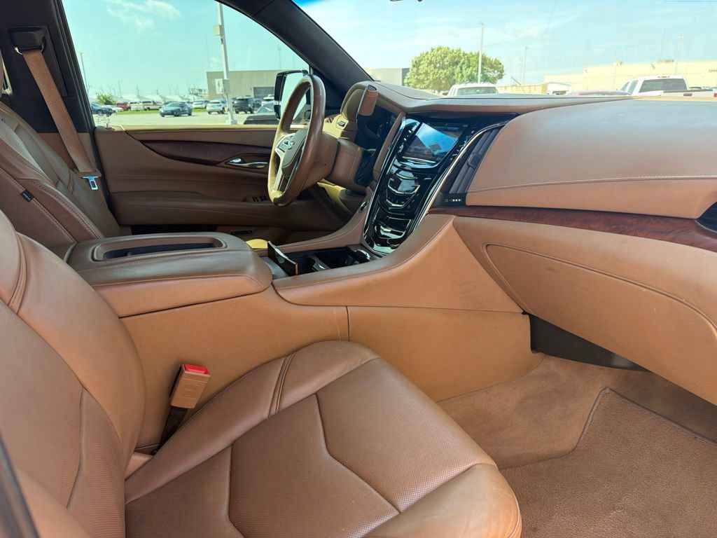 Used 2017 Cadillac Escalade Platinum AWD/4WD image 10