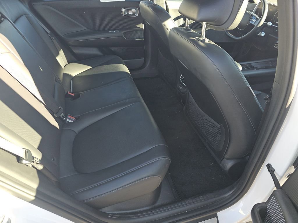 Used 2023 Hyundai Ioniq 6 Limited image 5
