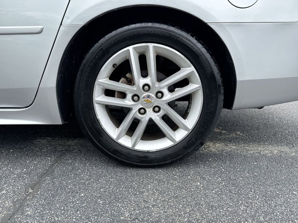 Used 2012 Chevrolet Impala LTZ FWD image 26