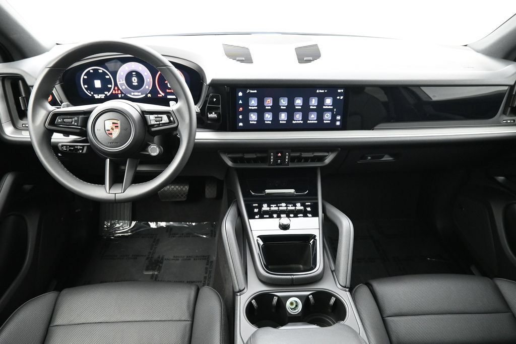Certified 2025 Porsche Cayenne AWD/4WD image 6