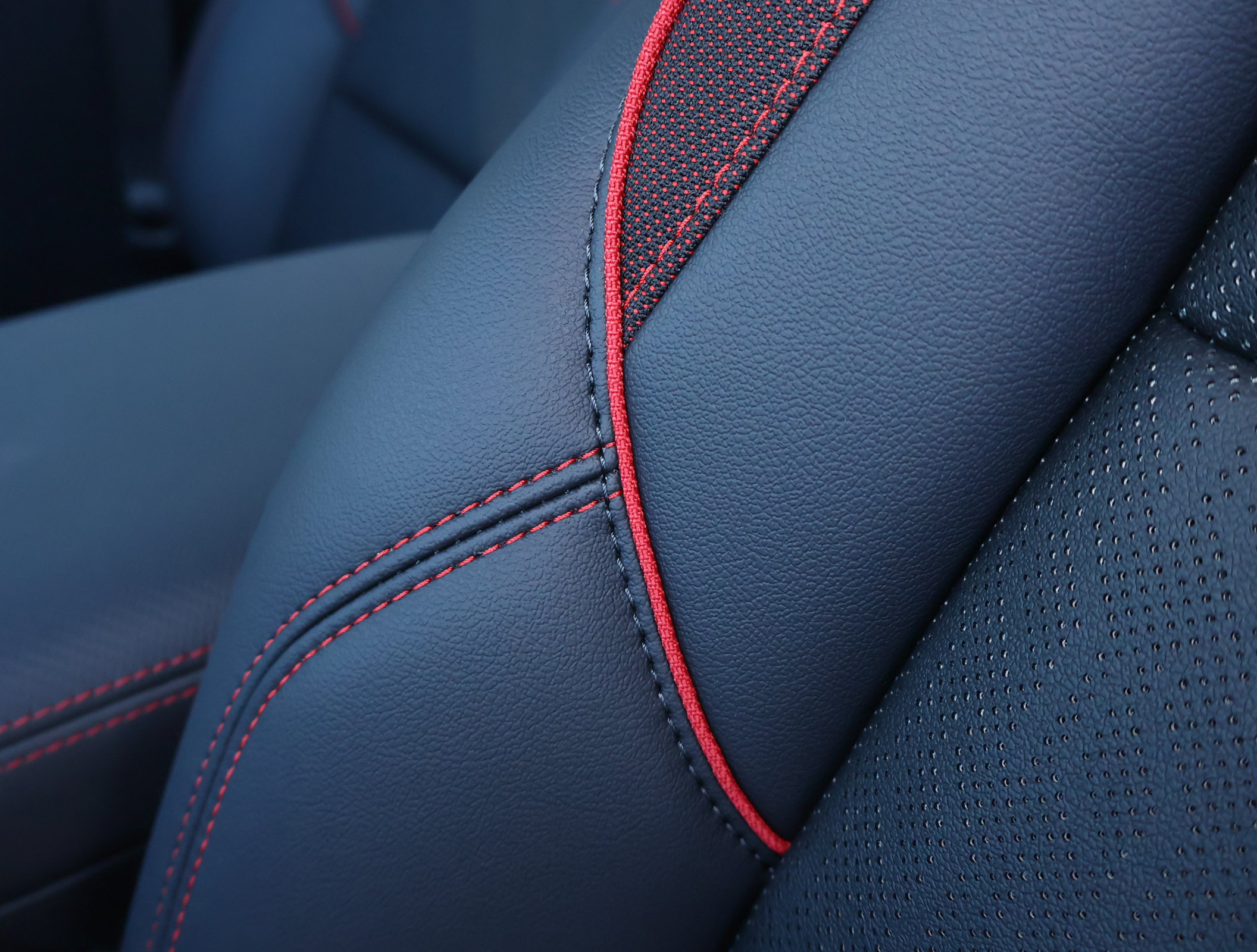 New 2027 Chevrolet Equinox RS w/ Safety and Technology Package FWD image 11
