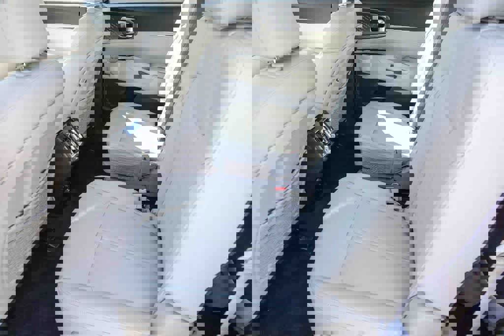 Certified 2023 Kia Sorento SX image 17