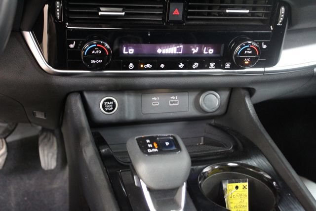 Used 2021 Nissan Rogue SV AWD/4WD image 19