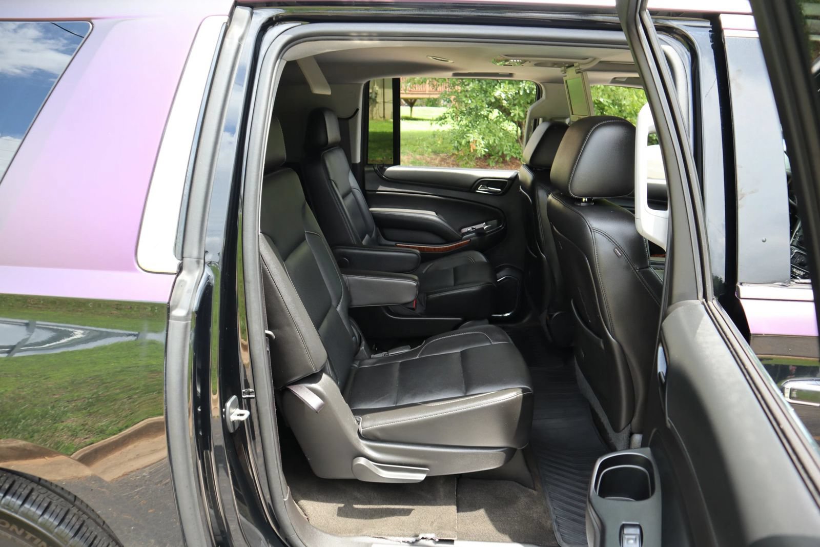 Used 2015 Chevrolet Suburban LTZ RWD image 26