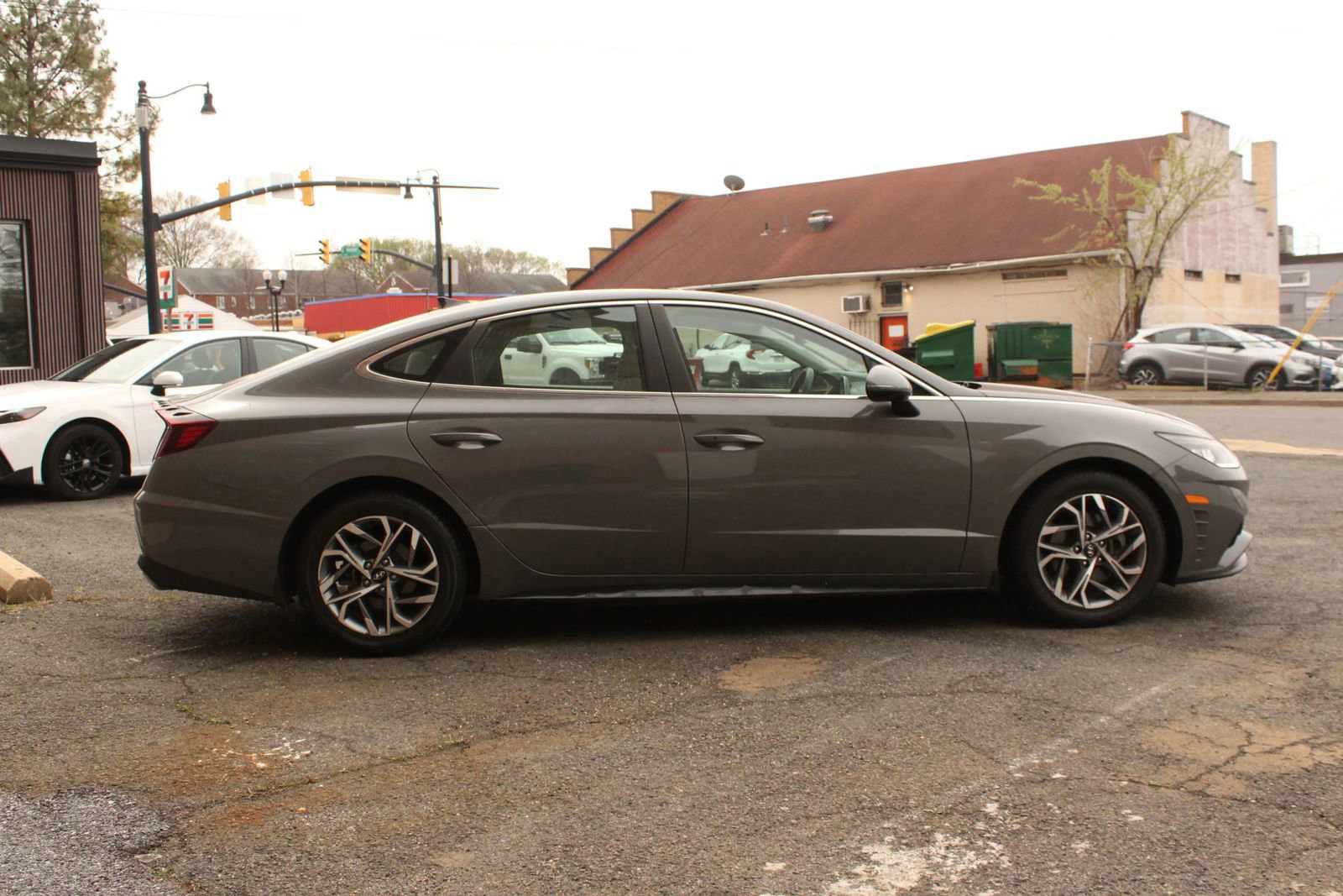 Used 2022 Hyundai Sonata SEL FWD image 6