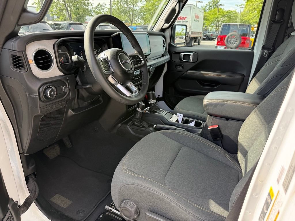 Certified 2025 Jeep Wrangler Unlimited Sahara AWD/4WD image 21