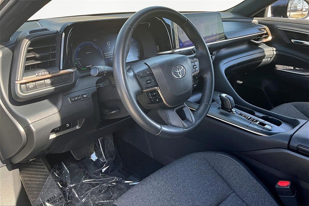 Used 2023 Toyota Crown XLE image 14