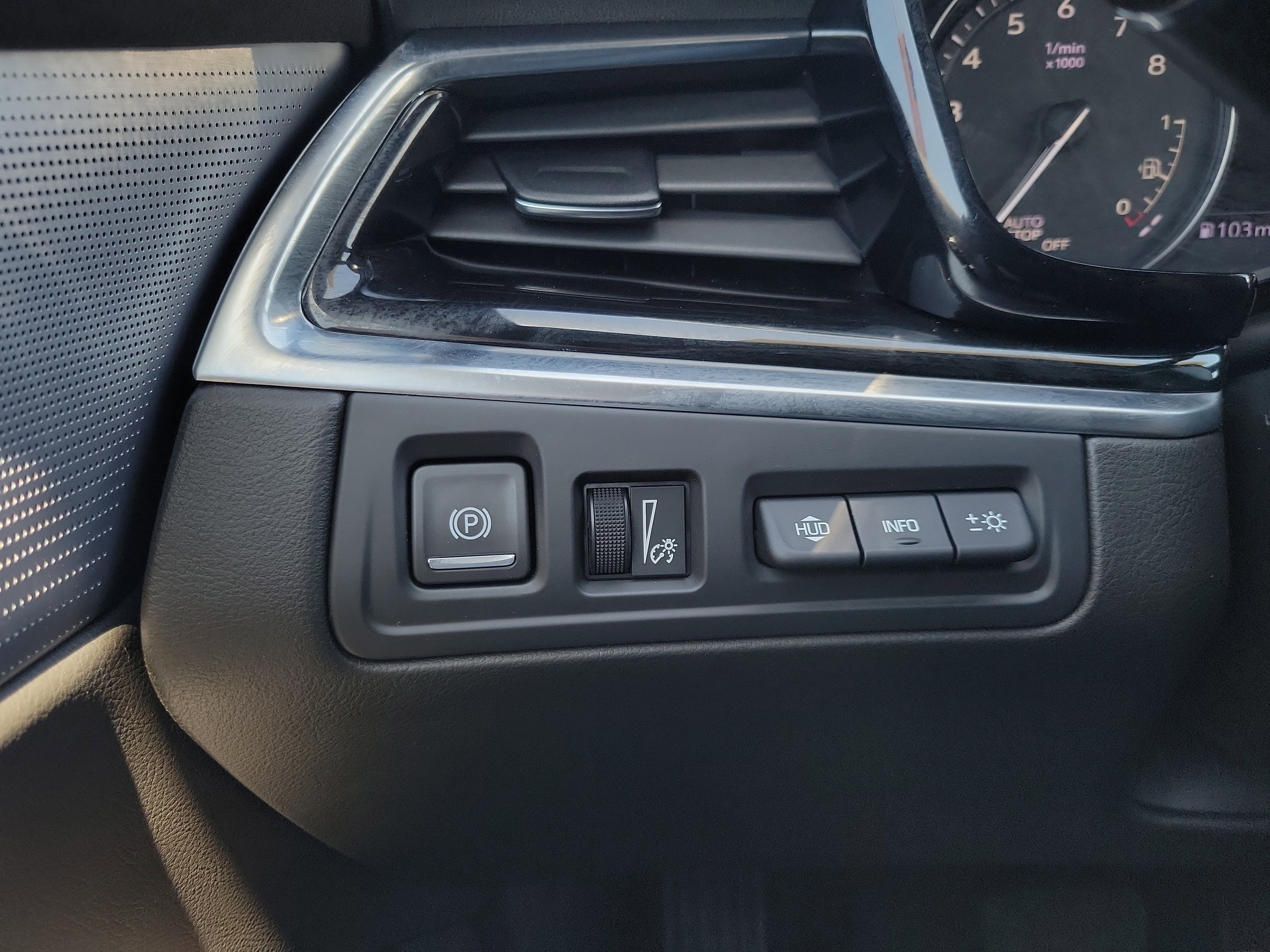 Certified 2025 Cadillac XT6 Premium Luxury w/ Platinum Package image 31