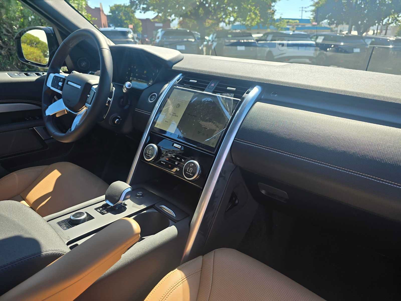 New 2026 Land Rover Discovery Dynamic SE AWD/4WD image 11