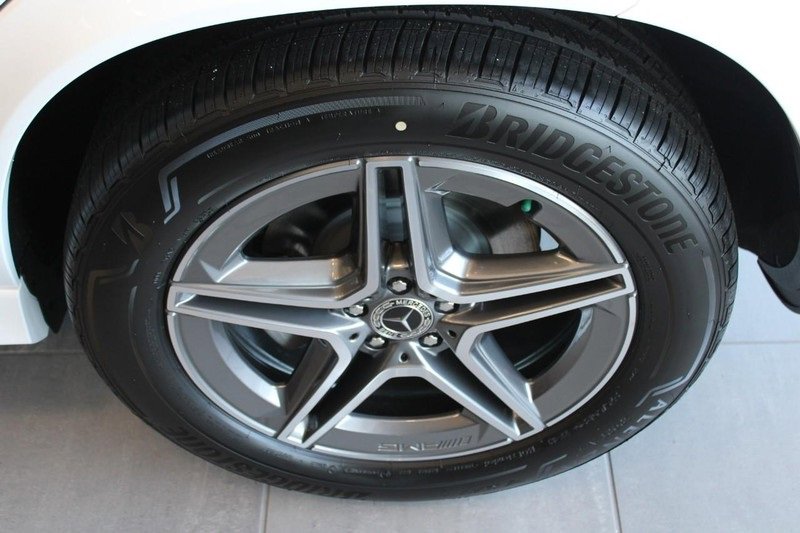 New 2025 Mercedes-Benz GLE 450e 4MATIC image 3