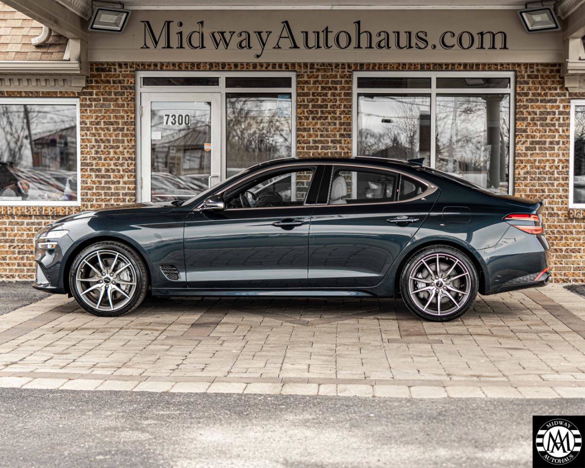Used 2025 Genesis G70 2.5T RWD image 3