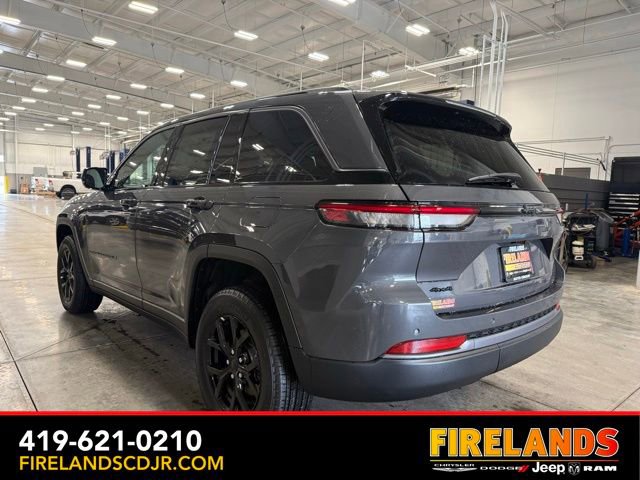 New 2026 Jeep Grand Cherokee Altitude image 5