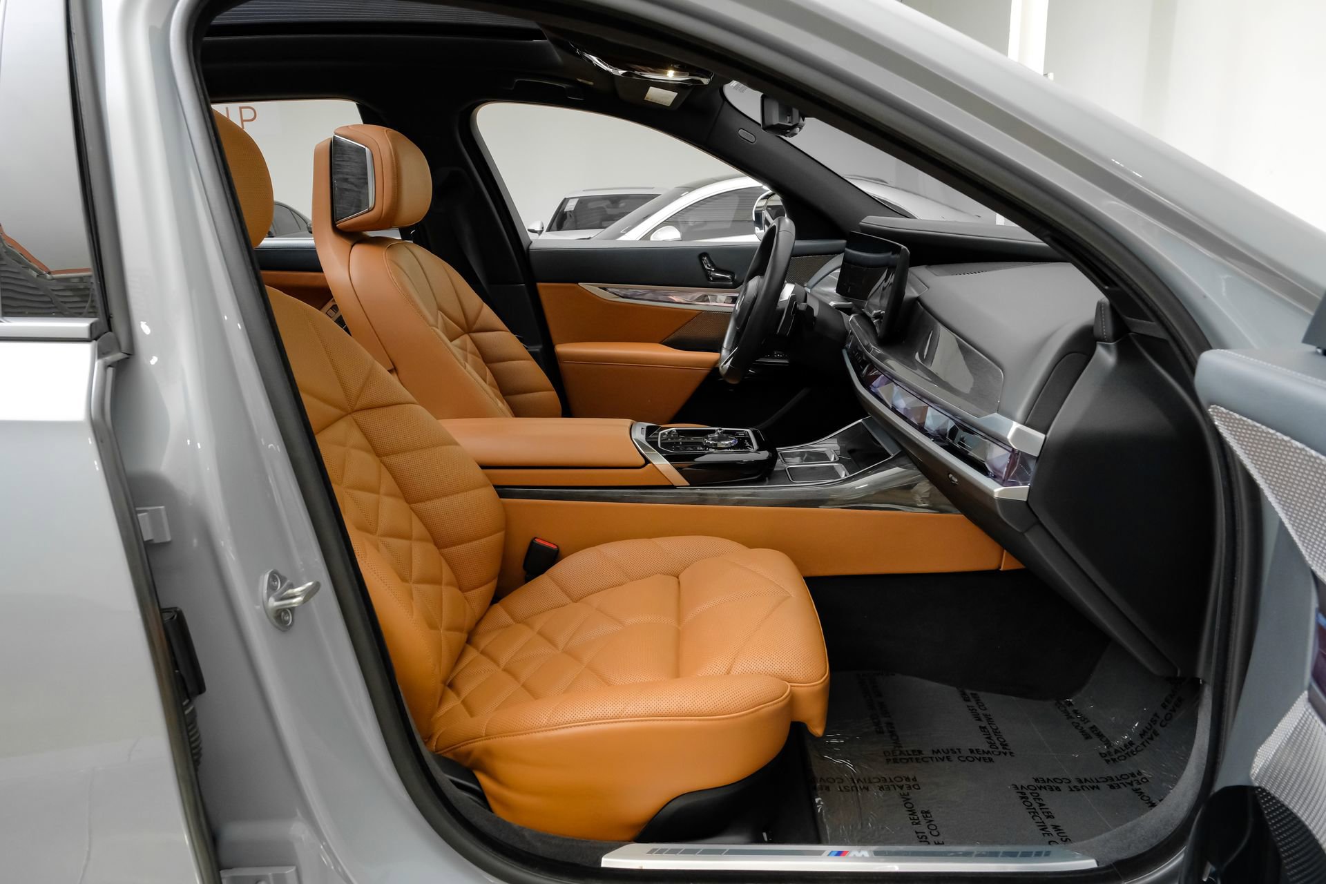 Used 2023 BMW 740i image 36