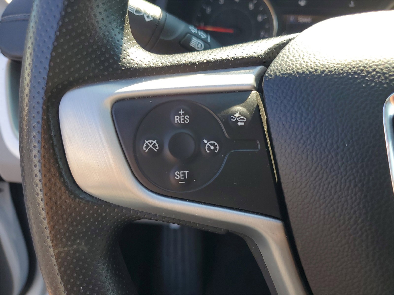 Used 2024 GMC Terrain SLE image 11