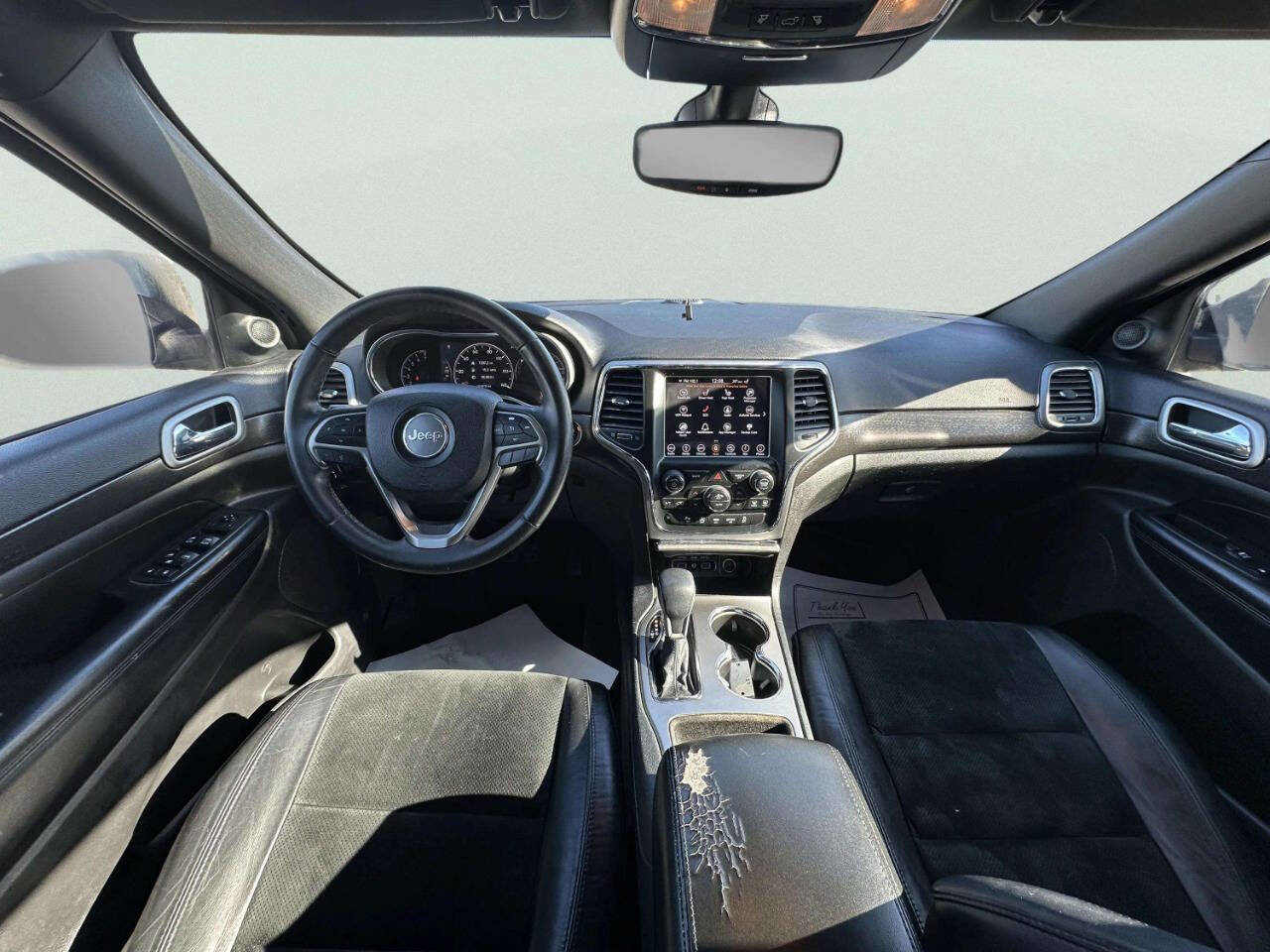 Used 2018 Jeep Grand Cherokee Laredo image 19