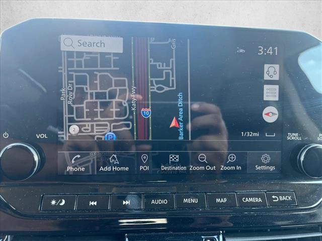 Used 2025 Nissan Pathfinder SL FWD image 13
