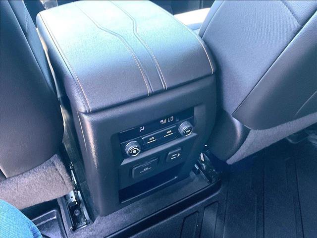 Used 2021 Chevrolet Traverse RS FWD image 24