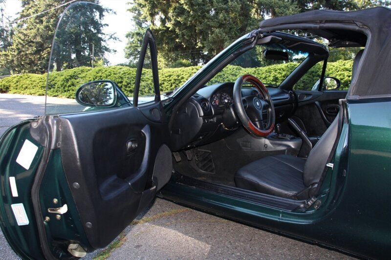 Used 1999 MAZDA MX-5 Miata RWD image 9