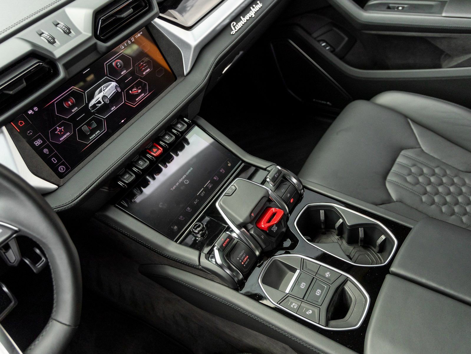 Used 2025 Lamborghini Urus SE image 27