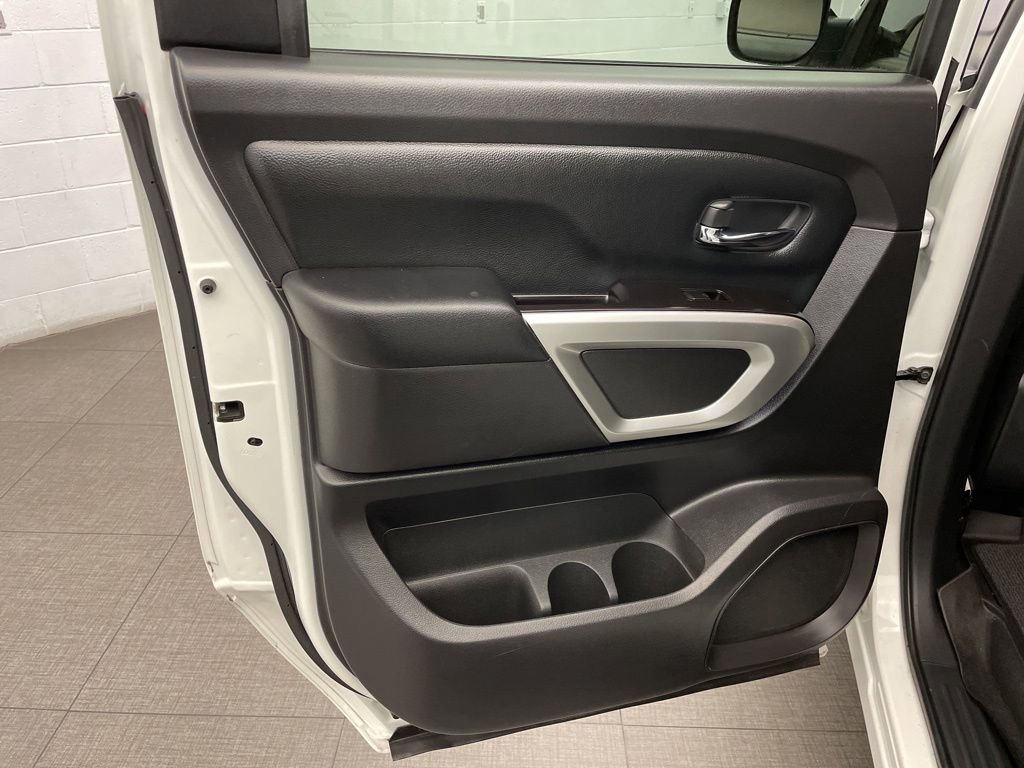 Used 2021 Nissan Titan SV w/ SV Convenience Package RWD image 23
