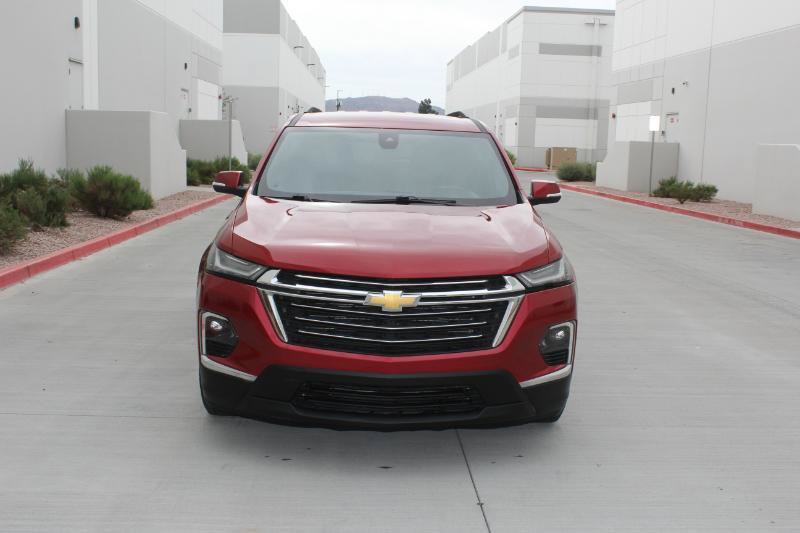 Used 2023 Chevrolet Traverse LT FWD image 2