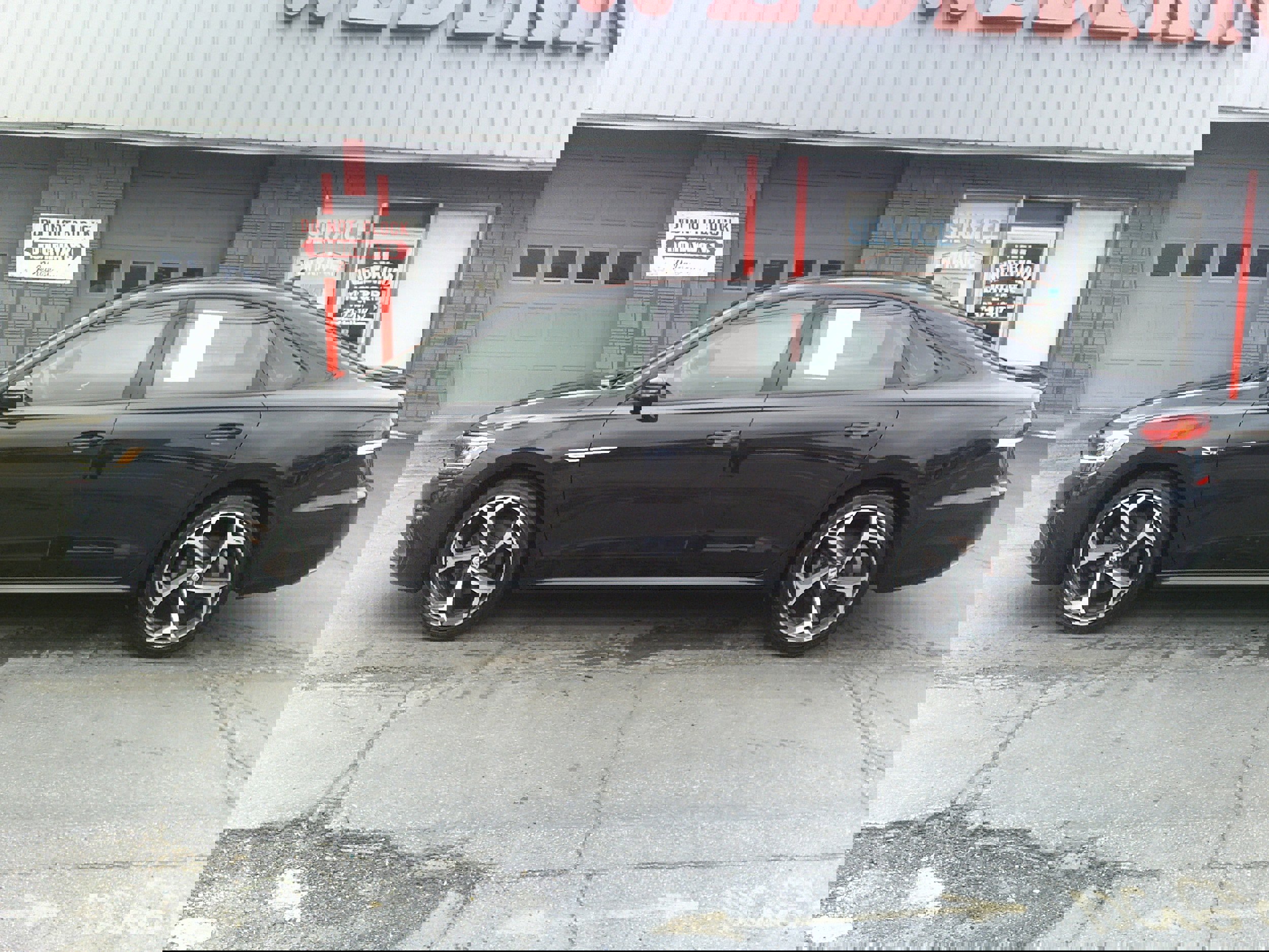 Used 2020 Volkswagen Passat 2.0T R-Line image 2