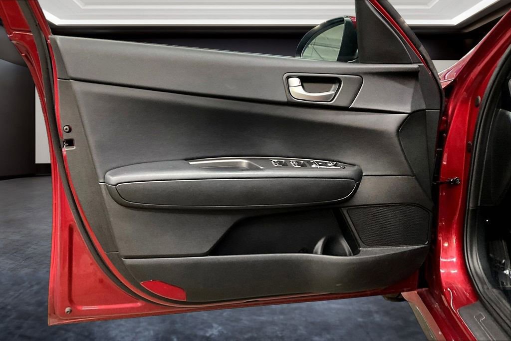Used 2019 Kia Optima S image 19