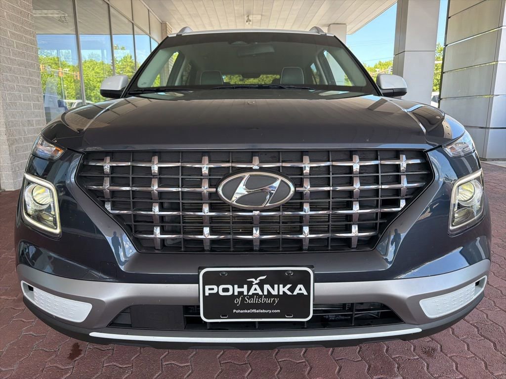 Used 2024 Hyundai Venue Limited FWD image 10