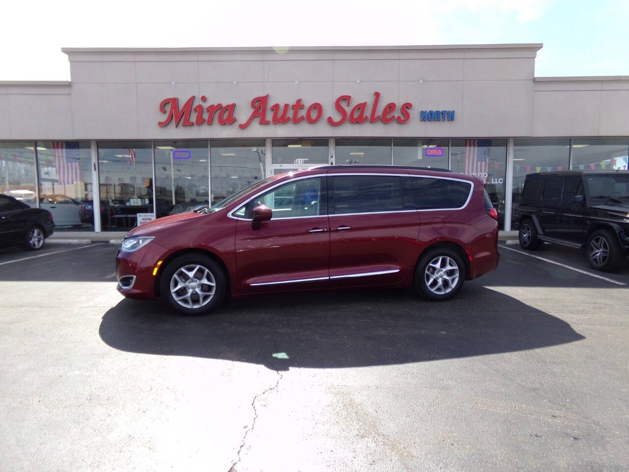 Used 2017 Chrysler Pacifica Touring-L w/ Tire & Wheel Group